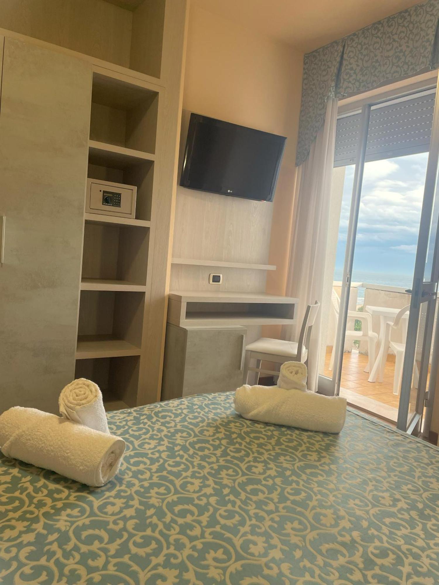 Hotel Costa Verde Tortoreto Dış mekan fotoğraf